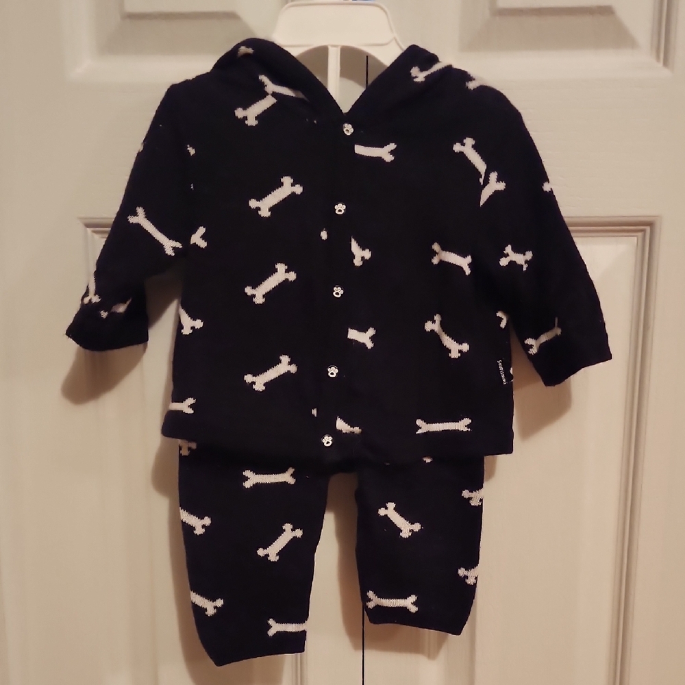 4/25$ 🐶 Dog Bones Sweatshirt With Assorted Pants